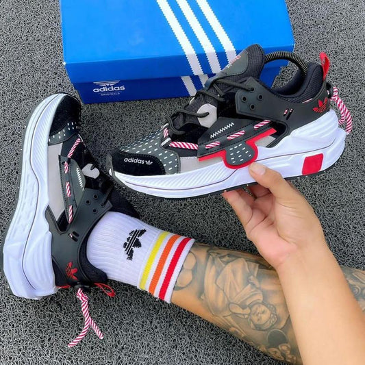 Adidas Sakai